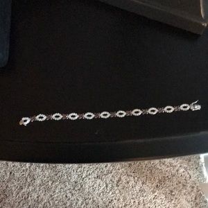 Bracelet with diamond chips